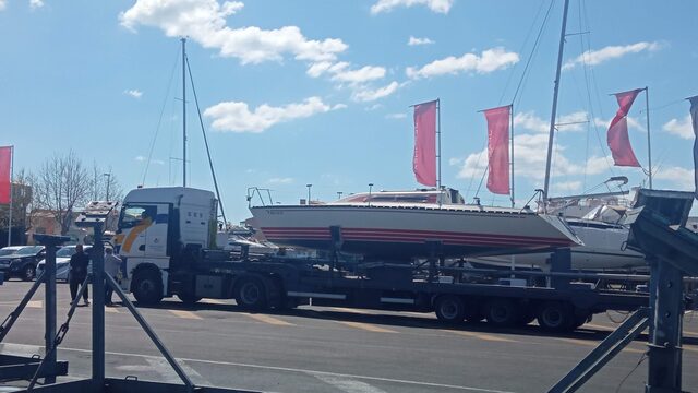  Paseo en velero para cuatro personas