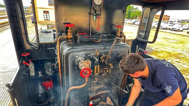 Conduce la locomotora de vapor Cuco