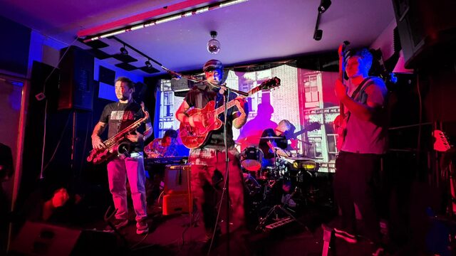 Concierto Privado y aparición en los créditos del disco