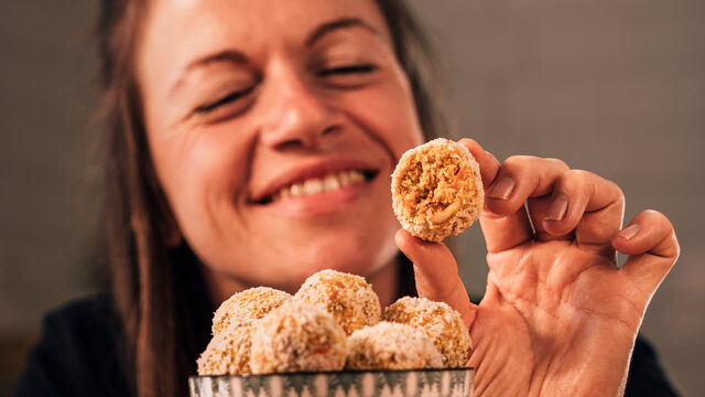 🌿 Paquete de comunidad - El libro de recetas de Finca Vegana + entrada para nuestro evento de cocina en persona en Cádiz.