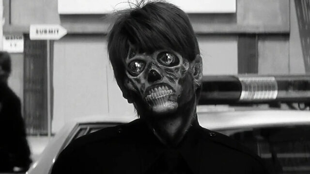 Vine aquí a masticar chicles y patear traseros