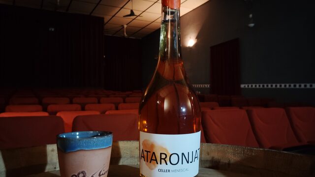 Soci Premium Cineclub + Ampolla de vi Ataronjat + Got