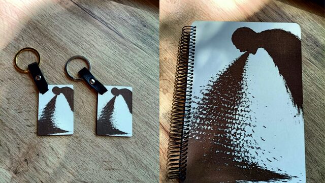 Llavero y libreta RENACER