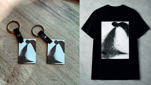 Llavero y camiseta RENACER.