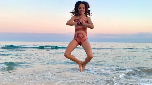 Descarga digital anticipada + Disco físico 