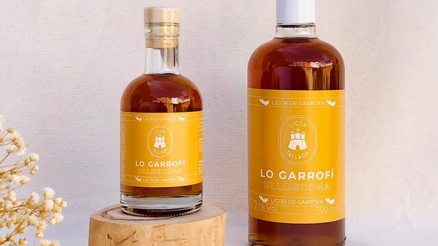 6 entrades a triar entre TOTS els concerts * + Nom a la banderola + 1 ampolla de 700ml de licor LO GARROFI (licor de garrofa) (Preu total dels 11 concerts 112€)