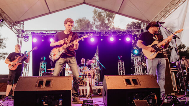 Pack MENOS RUIDO MÁS ROCK AND ROLL - Concierto privado