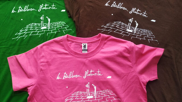 Camiseta Flotantes