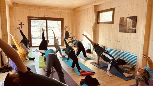 Sesión de YOGA Y MEDITACIÓN 