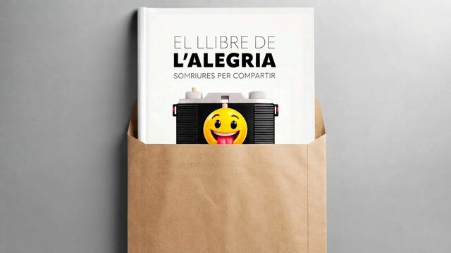 Un exemplar del llibre enviat per correu