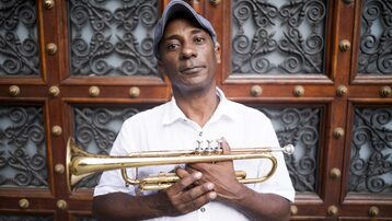 "Rumba d'Arreu", el nuevo disco de Julito Padrón y Cuban Feeling