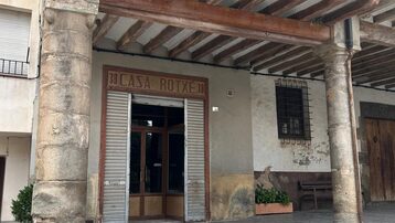 Casa Rotxé: Un refugi de cultura a Peramola, un poble sembrat de poesia.