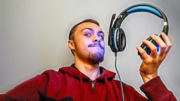 OVRCLK, primer álbum EDM de rebug