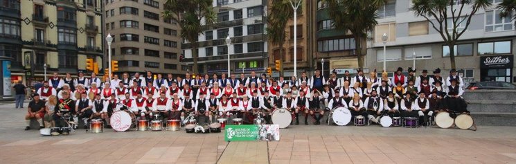 Participantes en el XVII Festival Internacional de Bandes de Gaites Villa de Xixón