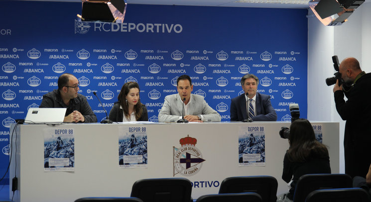 Rueda de Prensa en la Sala de Prensa de Riazor