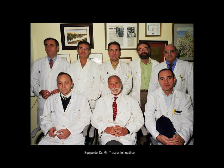 Equipo fundacional de la Unidad de Trasplante Hepático de La Fe. Foto cedida por la Unidad de Comunicación del Hospital La Fe.