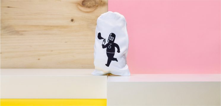 FUNDA DISEÑADA POR DAVID DE LIMÓN
