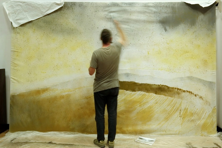 Proceso de creación del mural de 4mx3m que formará parte de la escenografía Juan Carlos abascal a los pinceles, y fotos de Fran M. PAlazuelosl