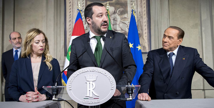 Matteo Salvini (al centre), Giorgia Meloni (a l
