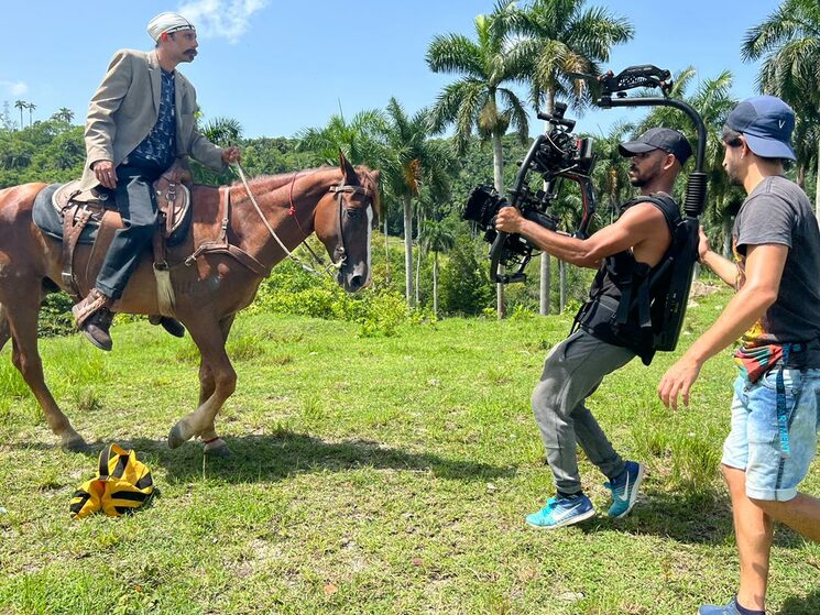 El caballo que usamos en la filmación tenía el mismo nombre que el actor que interpretó al personaje de Martí: Edelito. Las secuencias en las que apareció fueron filmadas en una finca en las afueras de La Habana. 