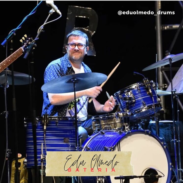 Lo conocí siendo yo parte del público en tantos y tantos conciertos de Quique González. Me enamoró su manera de tocar y ahora que está junto a mí en este proyecto, no quiero despertar de este sueño.