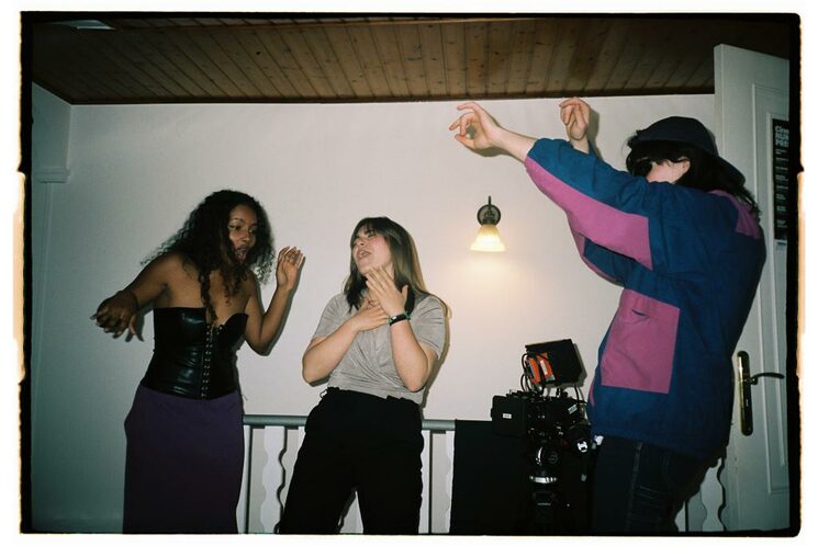Após a rodaxe do teaser bailando 