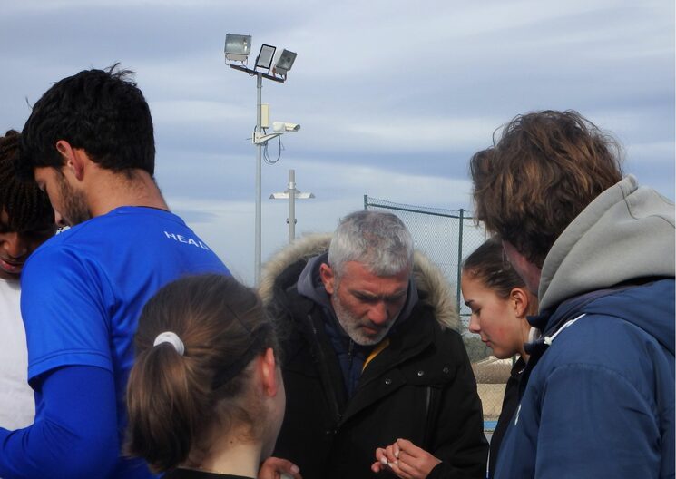 La convivencia entre padres, entrenadores y jugadores de tenis con diferentes puntos de vista puede dar lugar a conflictos