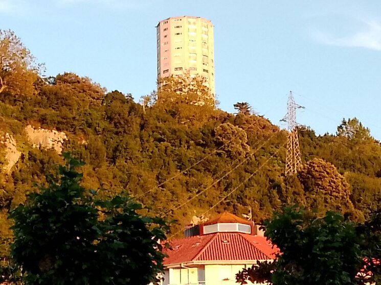 Torre misteriosa...