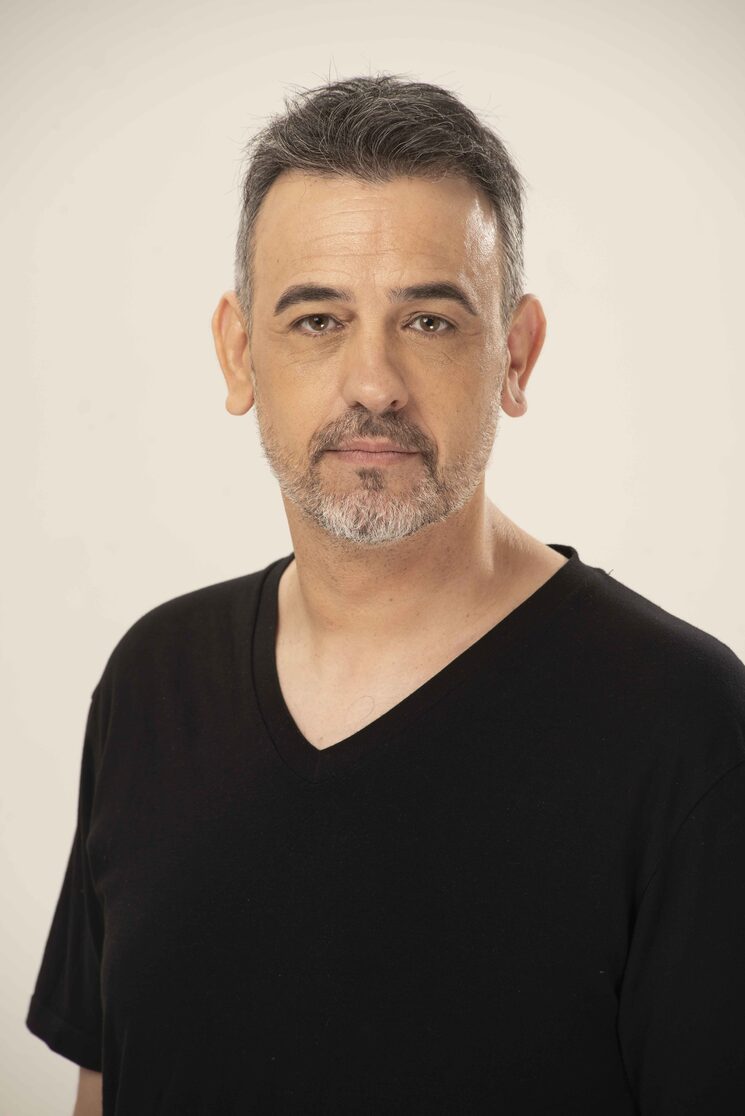 Yoska Lázaro - director