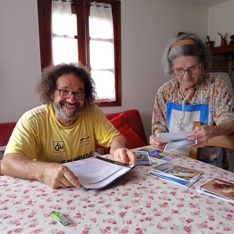 Ánchel y Generosa con mensajes y fotos.