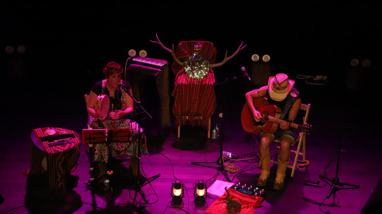 Tocando en la Sala Rebullón (Mos)