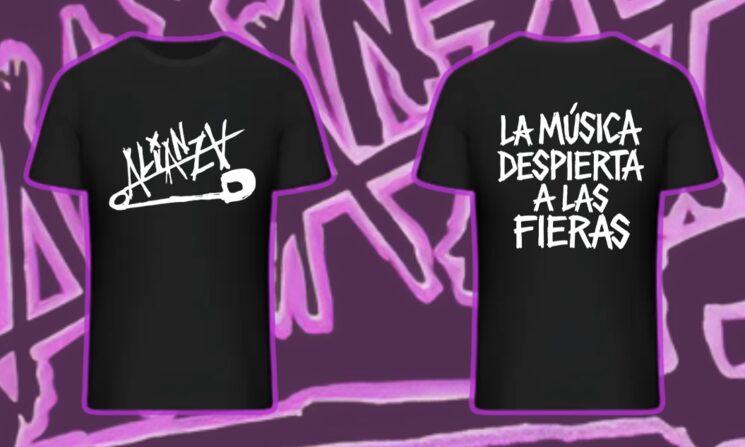 Camiseta negra letras en blanco delante y detrás. Distri: Sons Of The Street