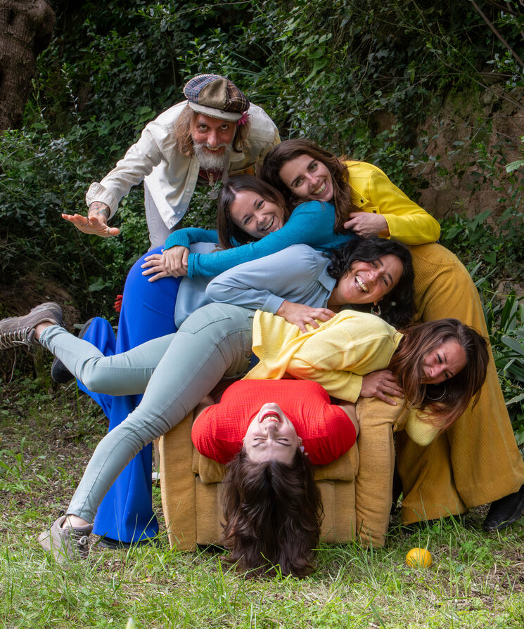 La banda en una sesión de fotos.