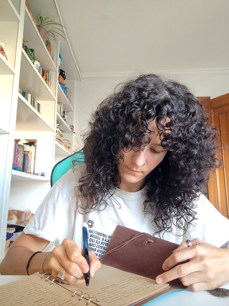 Escribiendo a mano mi último proyecto