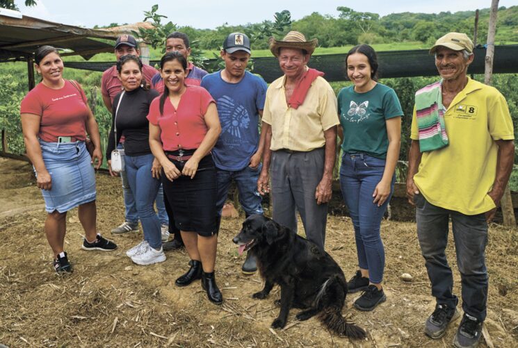 Libro AMÉRICA: los emprendimientos rurales que financiamos en Colombia. Gente que sólo quiere vivir en paz.
