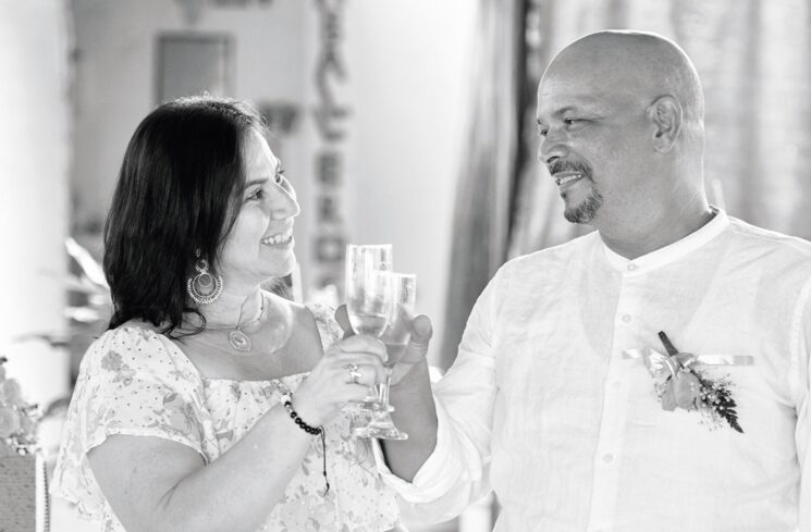 Libro AMÉRICA: Nolvira y Nilson han perdido muchos amigos por el conflicto armado. Pero no odian, no buscan venganza; desean paz y felicidad.