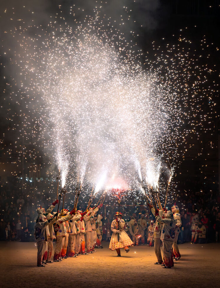 Abril 2019. Els diables de Badalona a Can Canyadó.