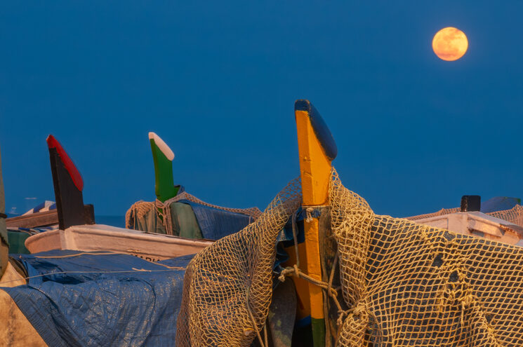 Març 2011. Les barques de la Platja dels Pescadors eren un símbol de la ciutat.