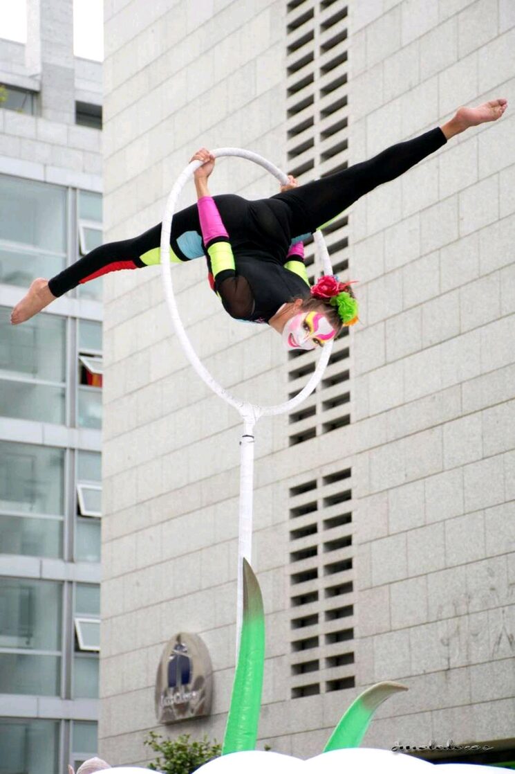Actuación callejera con la Compañía Pablo Méndez