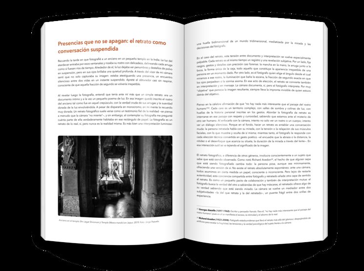 Interior del libro en uno de sus pliegos