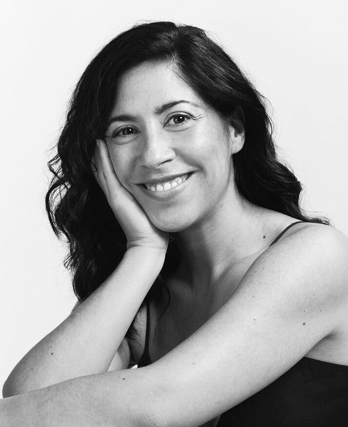 Badia Albayati interpreta a July Wayarmina