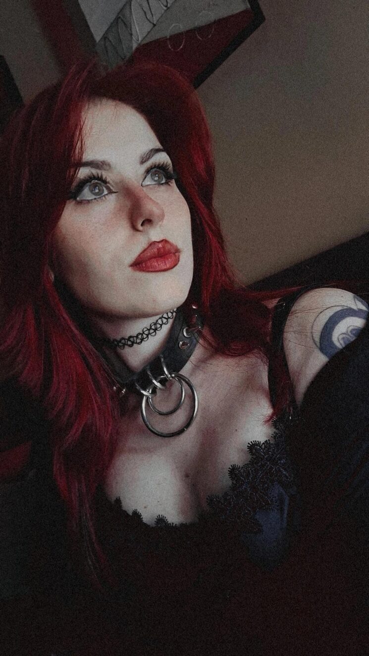 Natalia Flores • Jefa de Maquillaje y Vestuario