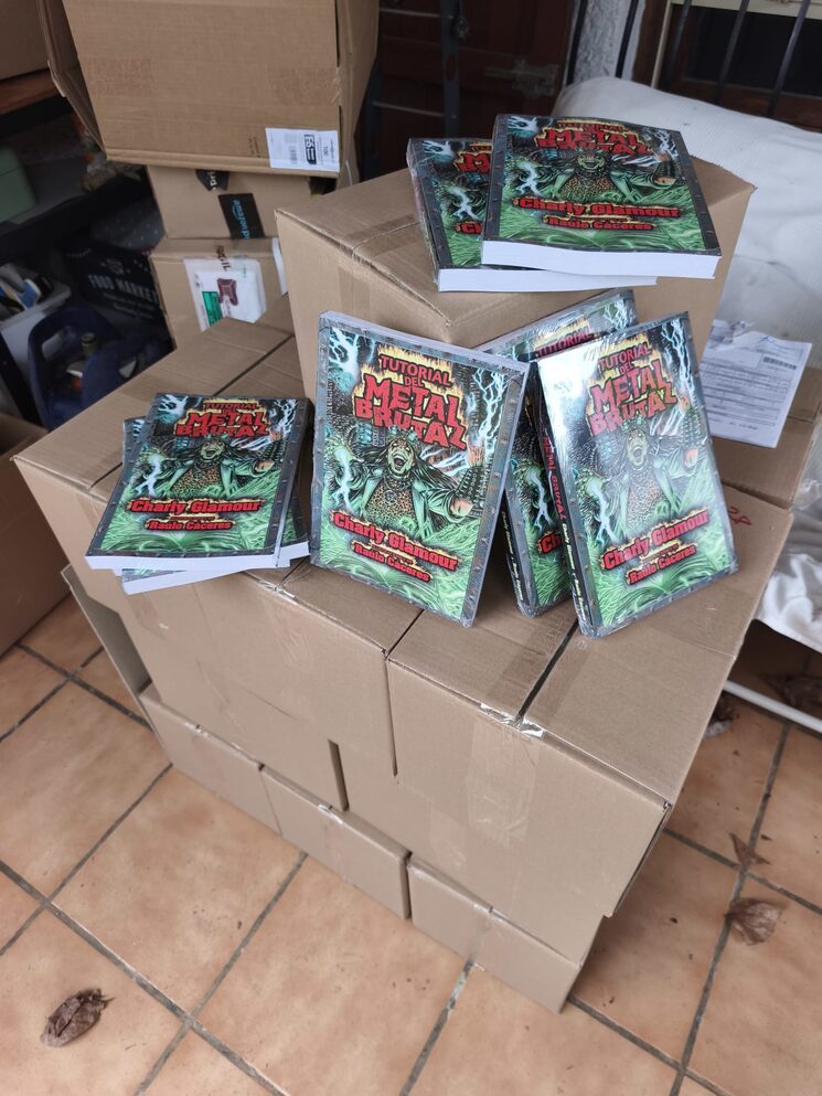 Toneladas de letras de Metal.