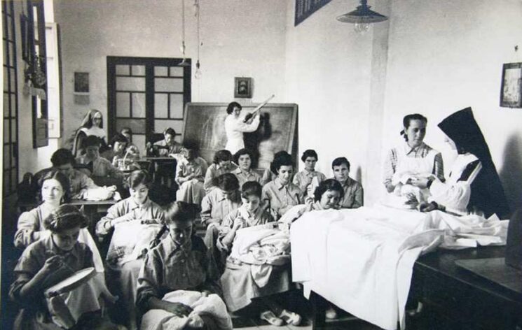 Taller del Patronato de Protección a la Mujer (Archivo Histórico de la Junta de Andalucía)