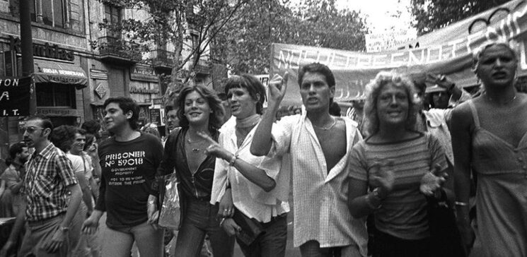 Primera manifestación contra la despenalización de la homosexualidad (La Vanguardia, 1977)