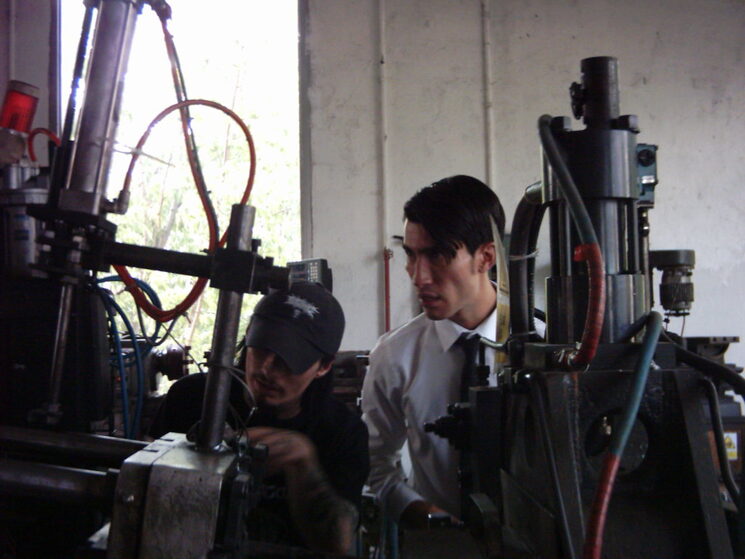 Dani Alías dirigiendo a Kuni Tomita en el rodaje de GOSEI.