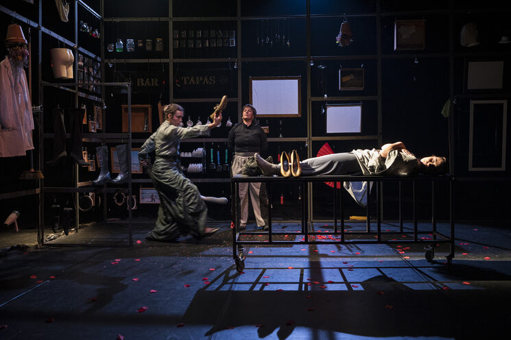 Escena funeral, espectacle a Barcelona.