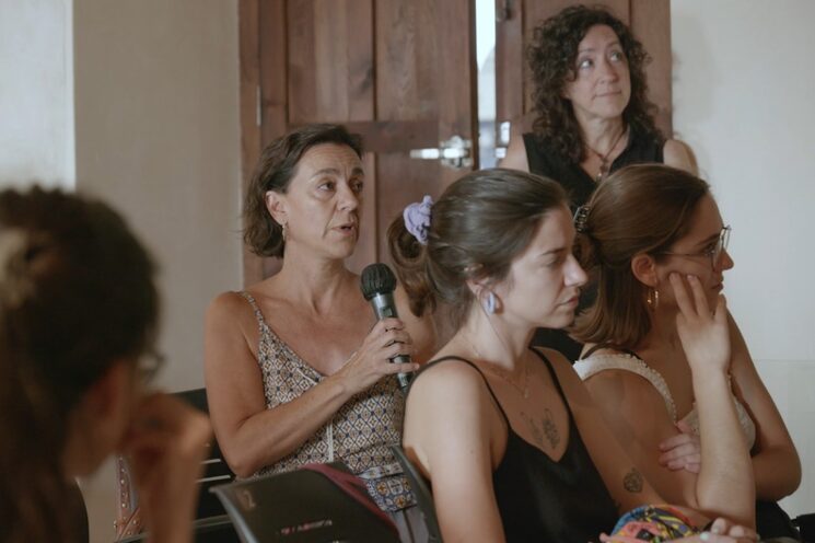 Participantes durante primer encuentro intergeneracional