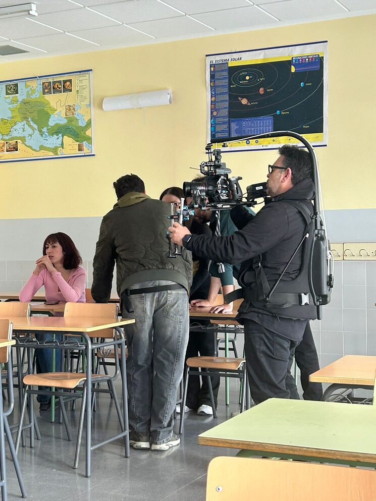 cámara al hombro para ensalzar ese dichoso exámen que hace Inma