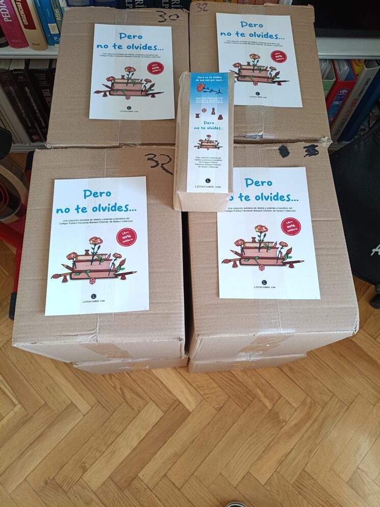 8 pesadas cajas llenas de libros que ya están en nuestro poder